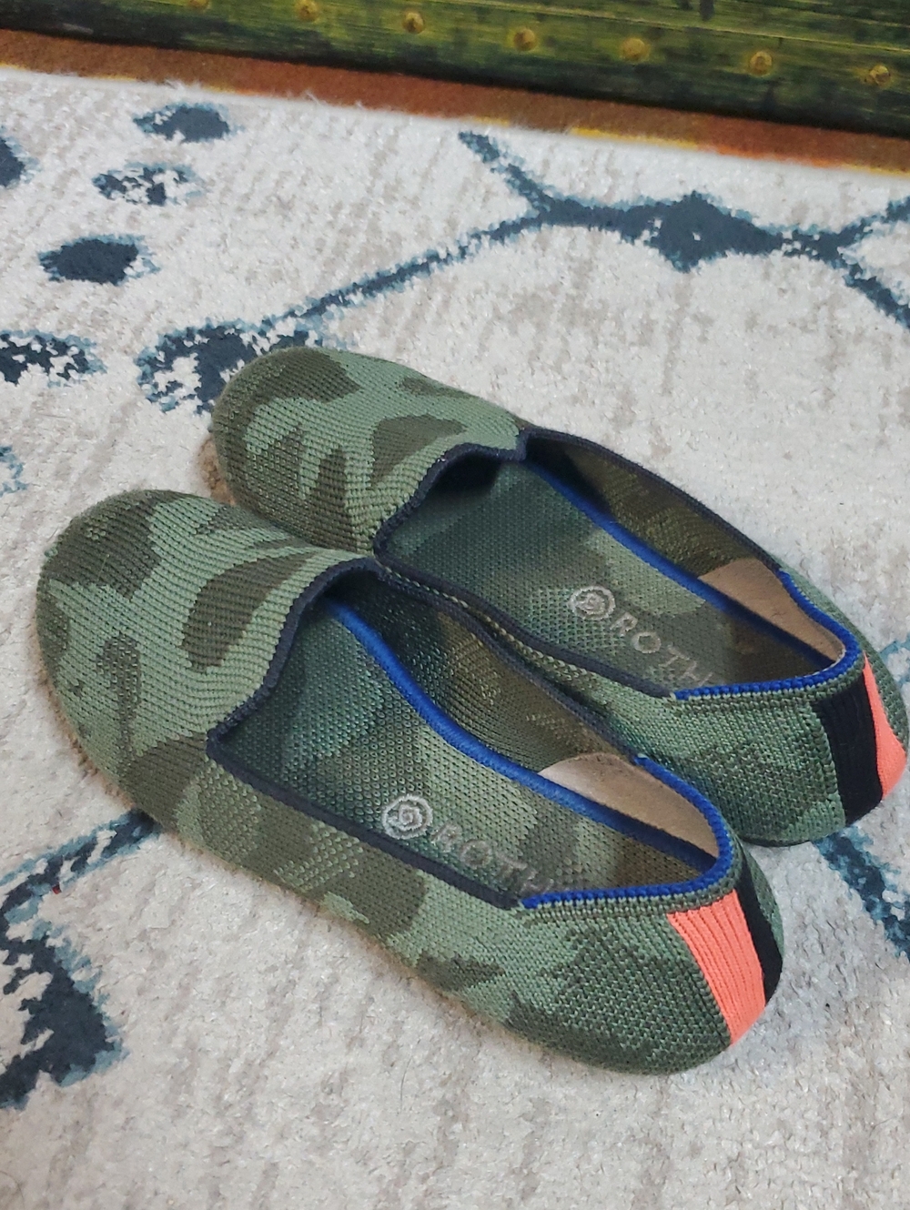 Rothy's Kids Green Camo Slip-On Shoes with Coral Heel Tab Girls Size 12